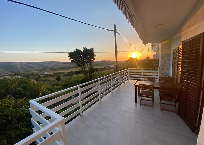 Sea View Apartments Nini