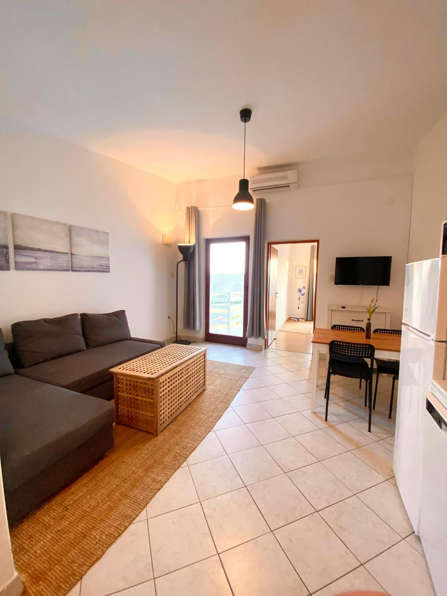 Sea View Nini Apartment *