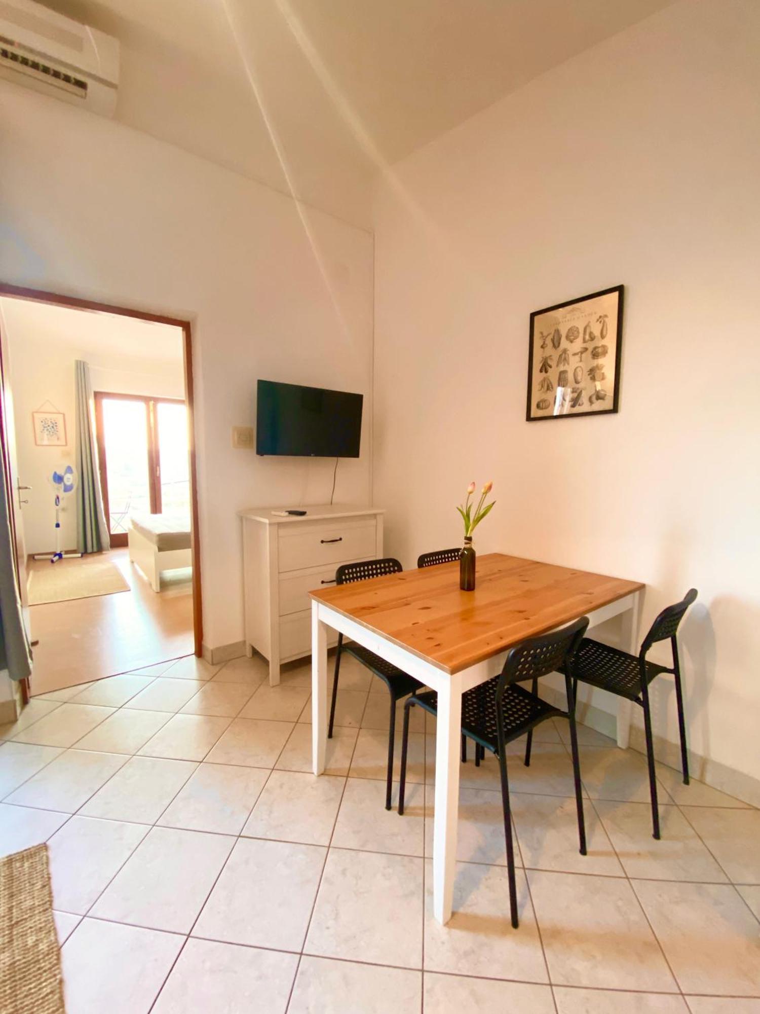 Apartment Sea View Nini Vlasici